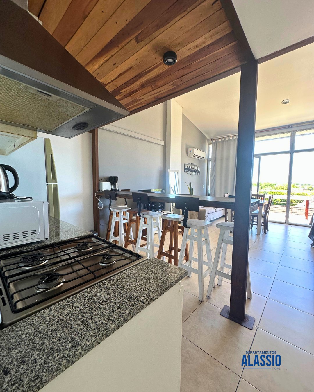 Living con balcón y vista, Alassio 301